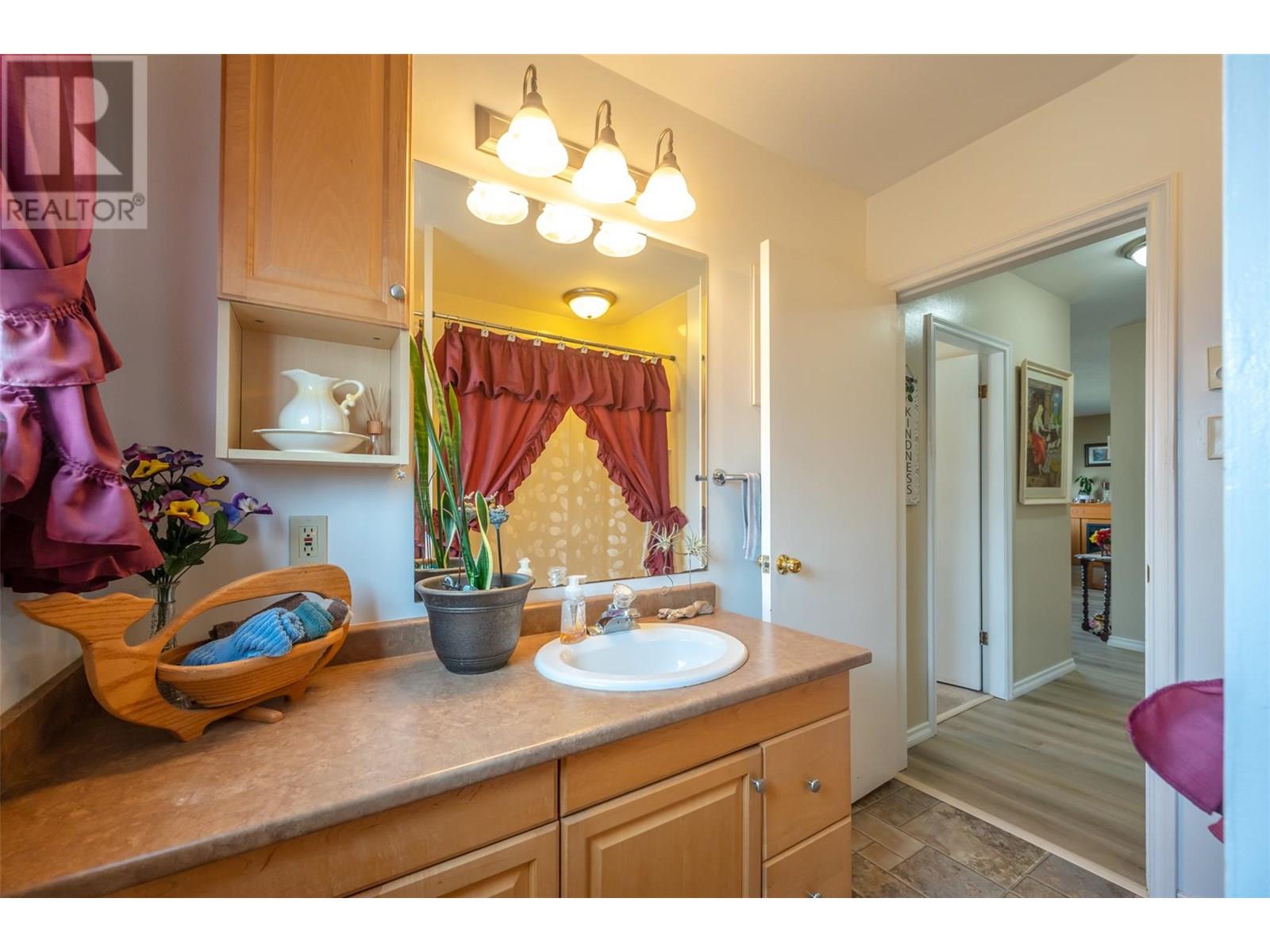238 Huth Avenue, Penticton