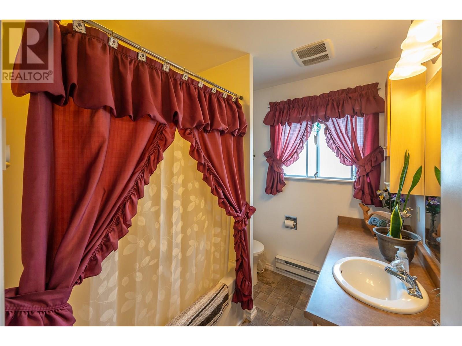 238 Huth Avenue, Penticton
