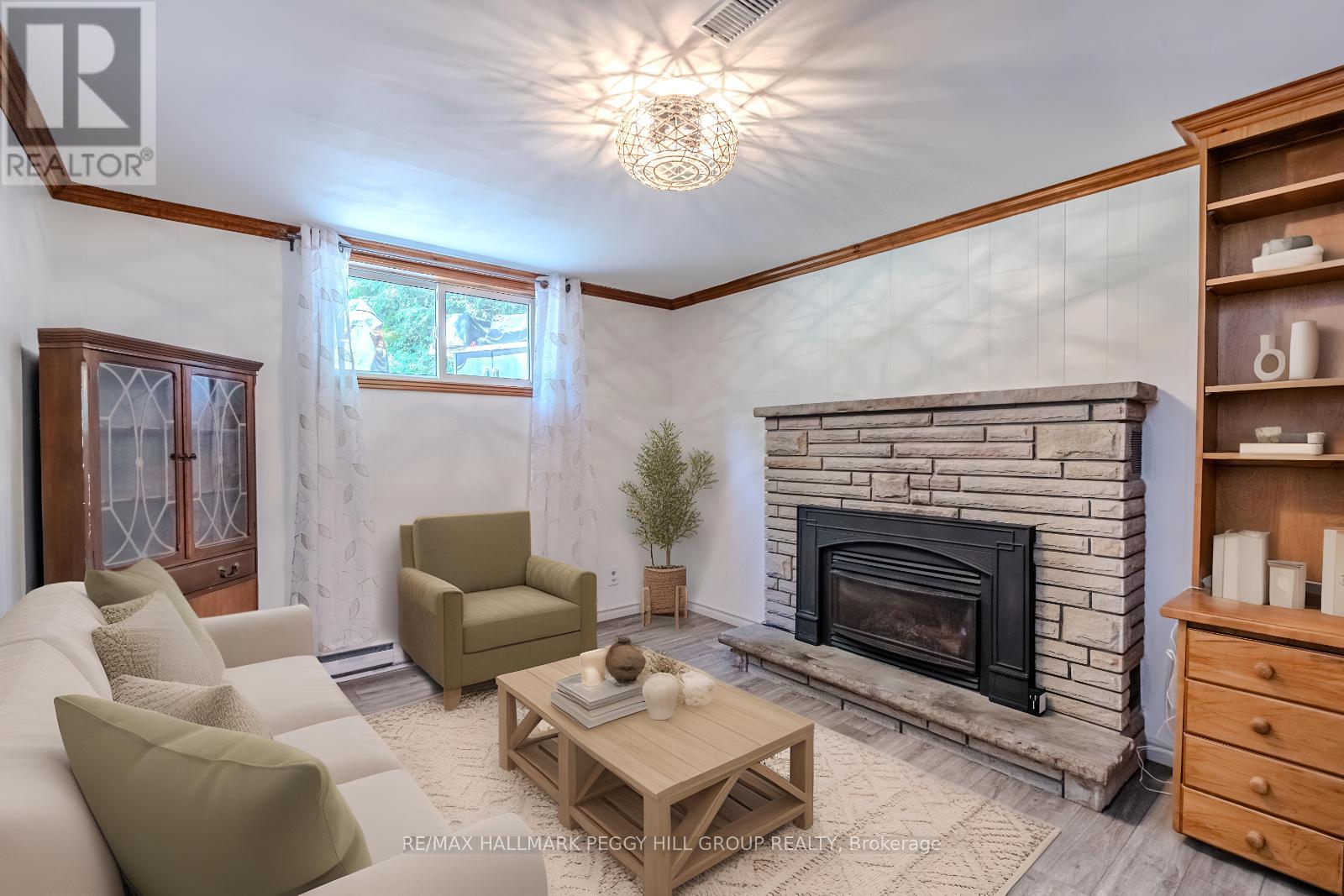 Photo 3 of 828 Dominion Avenue, Midland ON