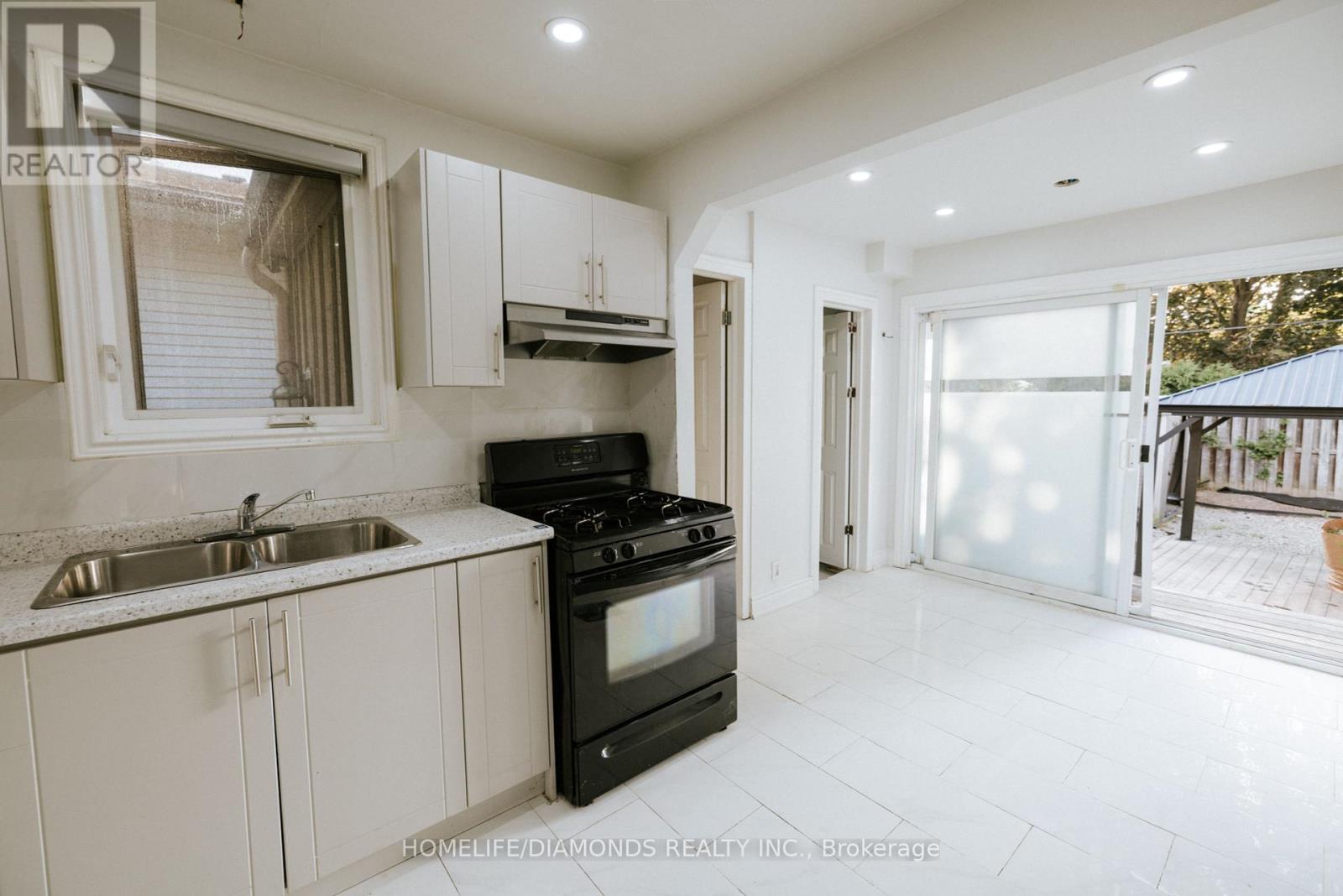 Photo 16 of 774 Garth Street, Hamilton ON