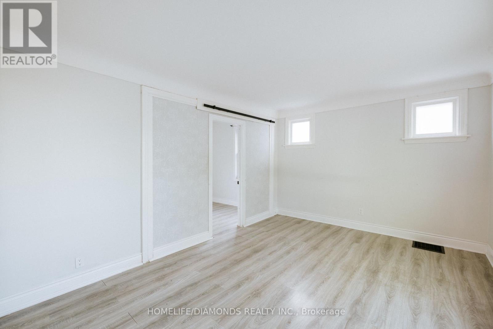 Photo 4 of 774 Garth Street, Hamilton ON