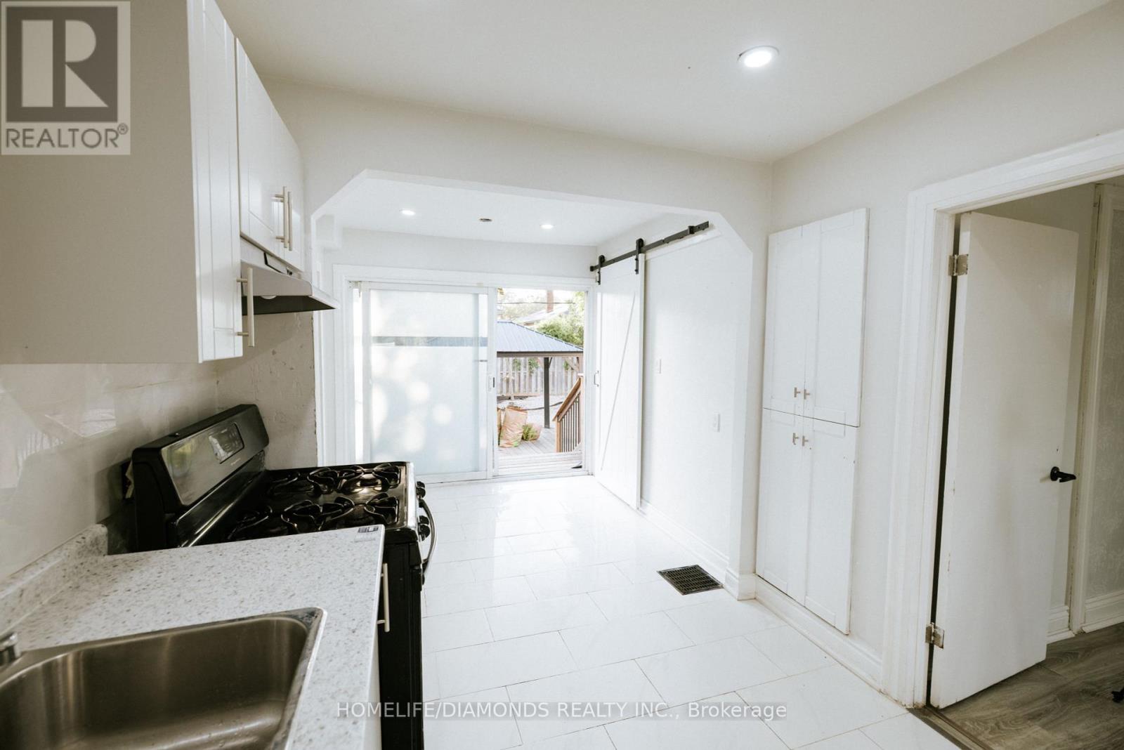 Photo 18 of 774 Garth Street, Hamilton ON
