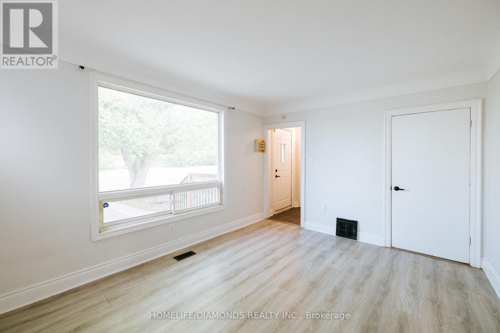 Photo 5 of 774 Garth Street, Hamilton ON