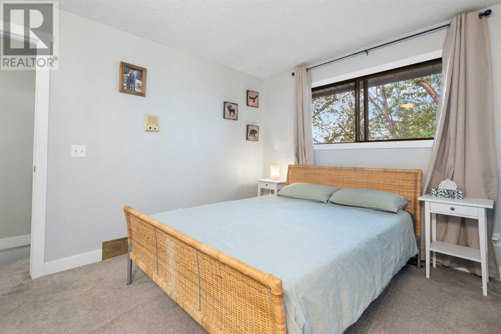 Single Family House for Sale in   Silver Springs Road NW Silver Springs Calgary 