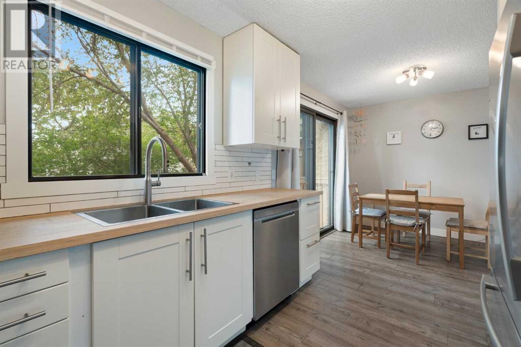Single Family House for Sale in   Silver Springs Road NW Silver Springs Calgary 