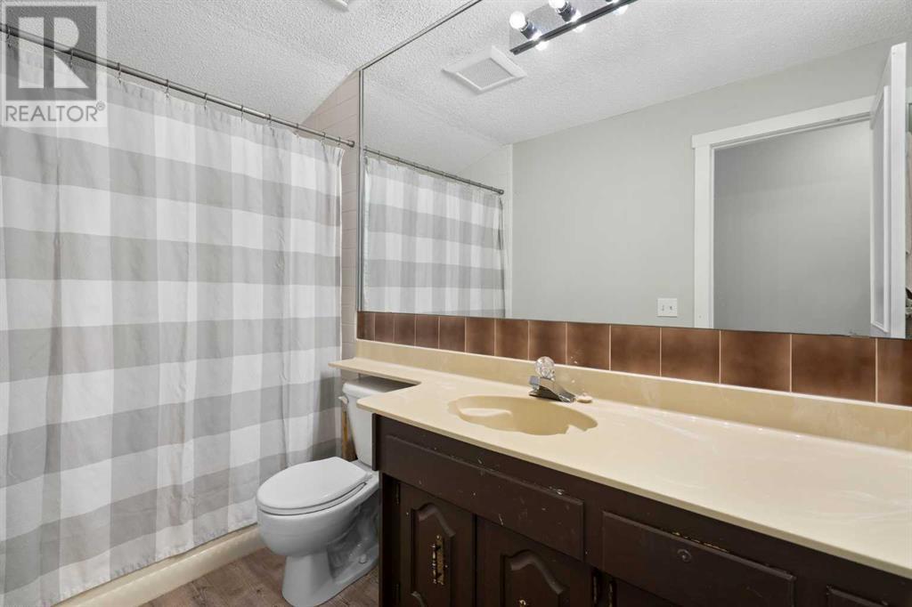 Single Family House for Sale in   Silver Springs Road NW Silver Springs Calgary 