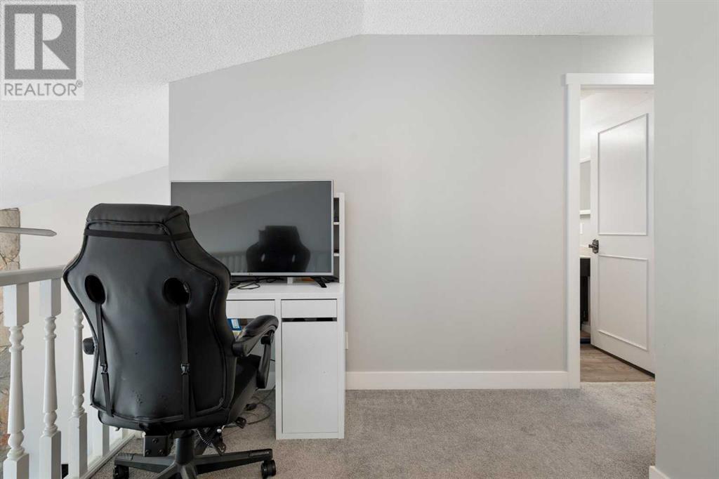 Single Family House for Sale in   Silver Springs Road NW Silver Springs Calgary 