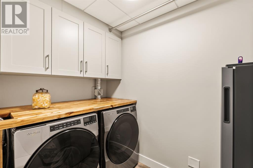 Single Family House for Sale in    Avenue SW Springbank Hill Calgary 