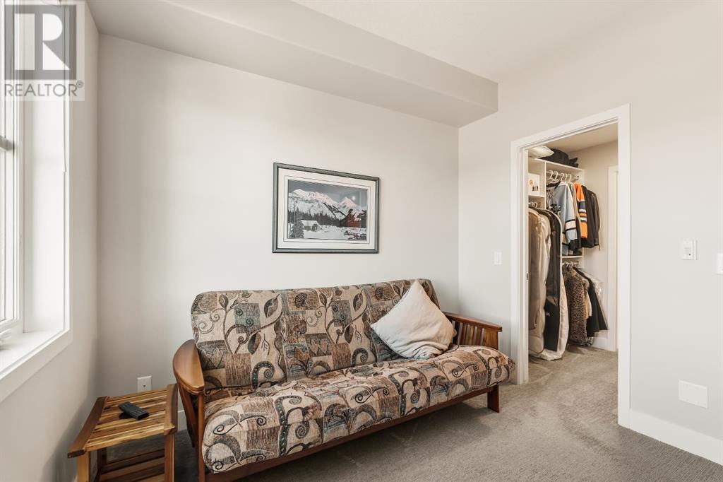 Single Family House for Sale in    Avenue SW Springbank Hill Calgary 