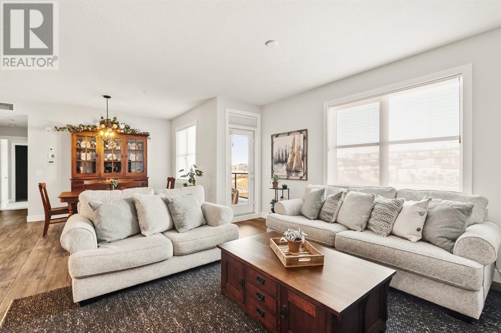 Single Family House for Sale in    Avenue SW Springbank Hill Calgary 