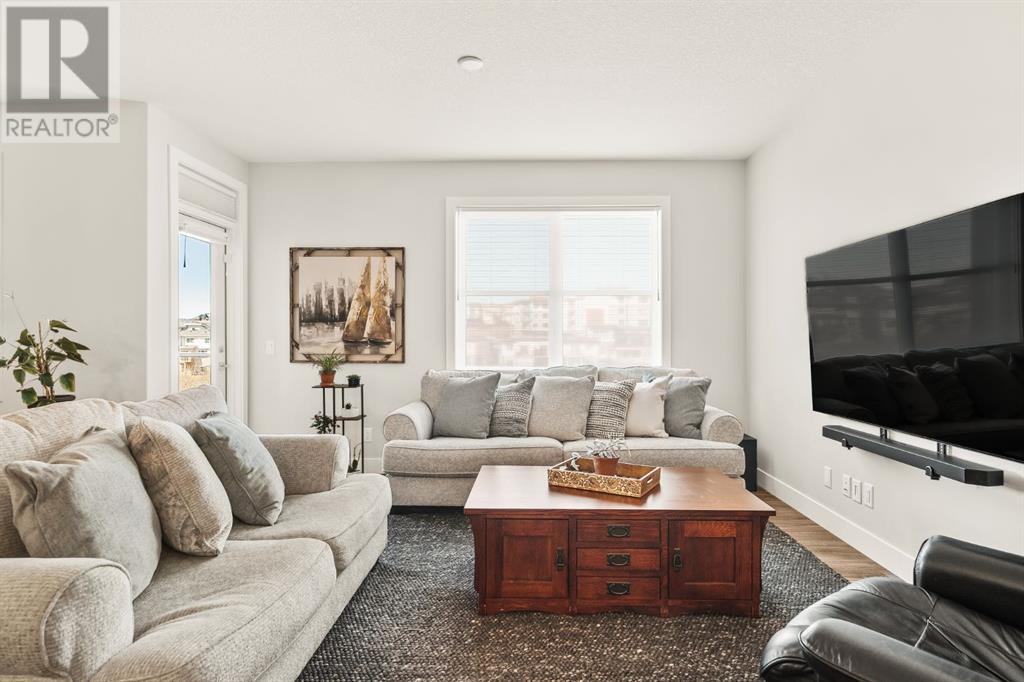 Single Family House for Sale in    Avenue SW Springbank Hill Calgary 