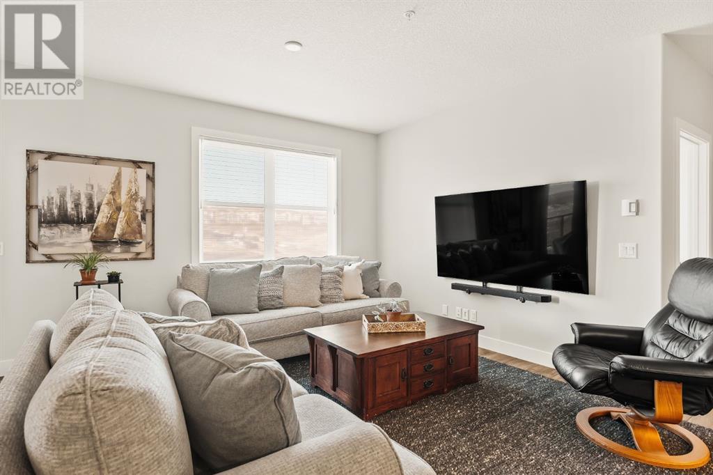 Single Family House for Sale in    Avenue SW Springbank Hill Calgary 