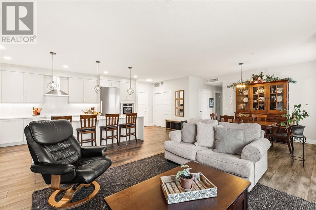 Single Family House for Sale in    Avenue SW Springbank Hill Calgary 