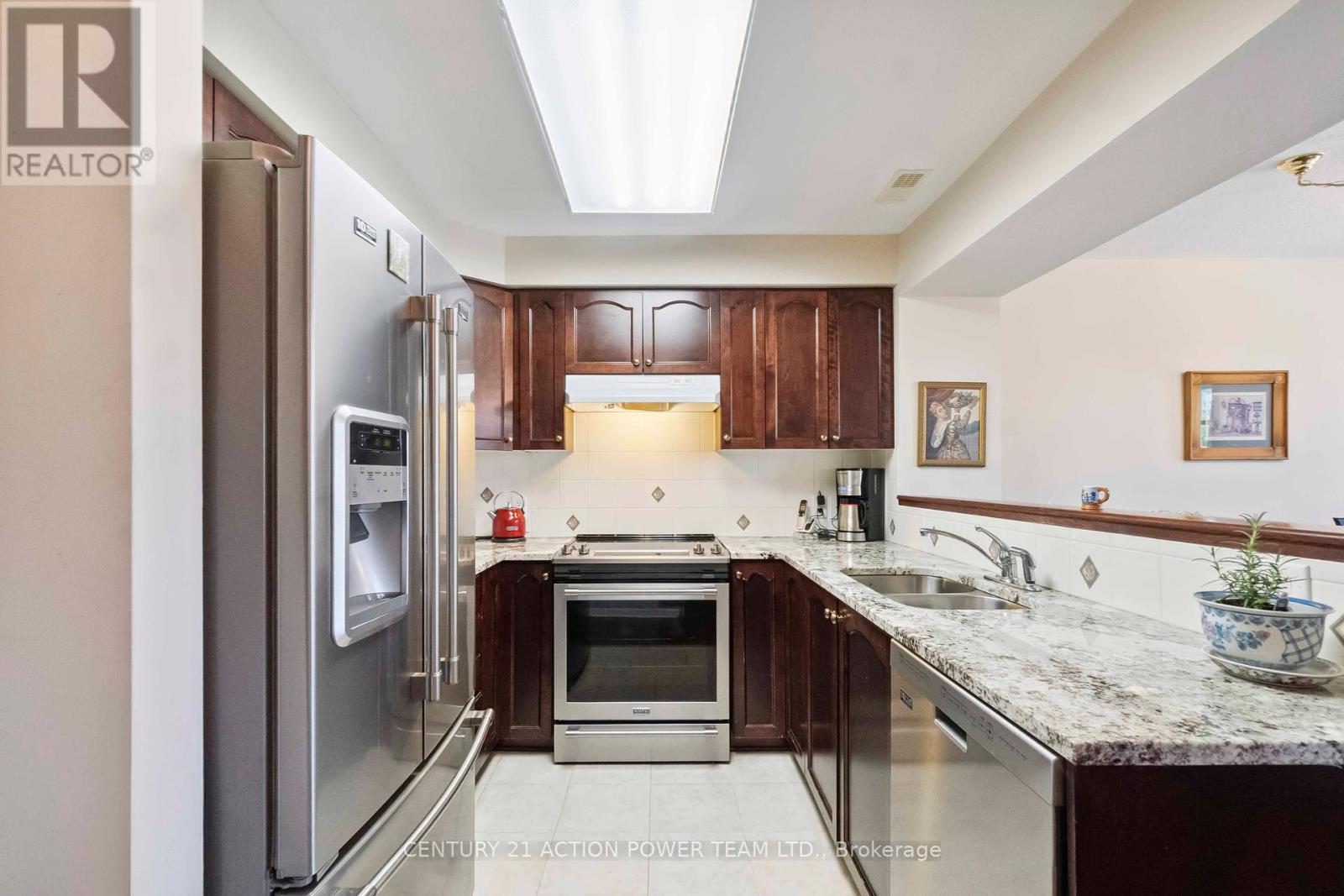 Photo 10 of 12 4037 Canyon Walk Drive, Ottawa ON