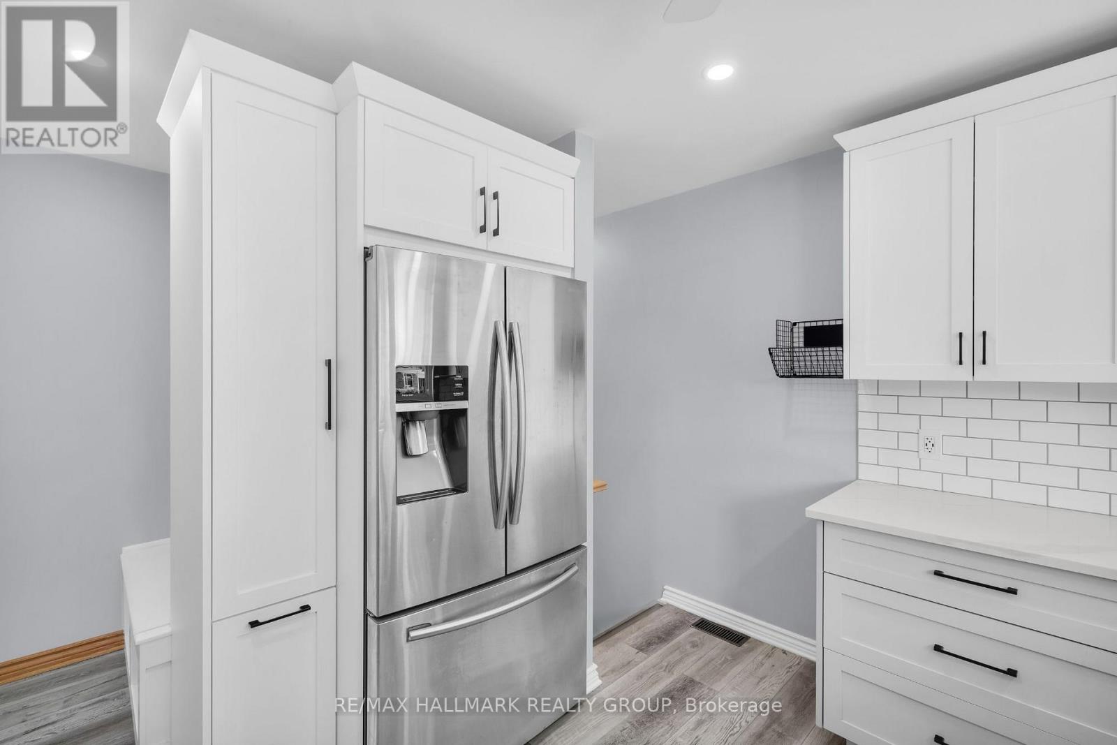 Photo 31 of 66 Broadview Avenue E, Smiths Falls ON