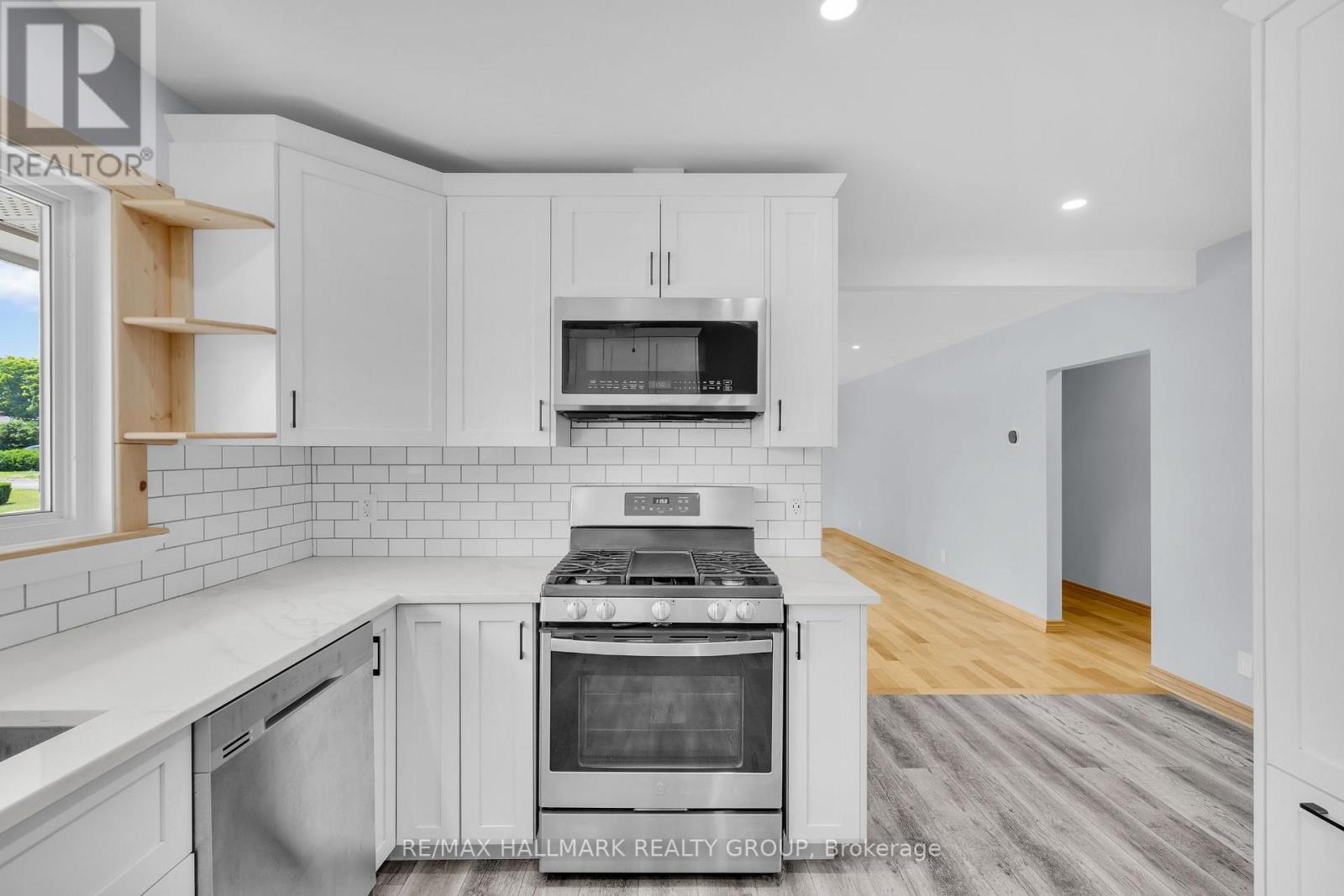 Photo 13 of 66 Broadview Avenue E, Smiths Falls ON