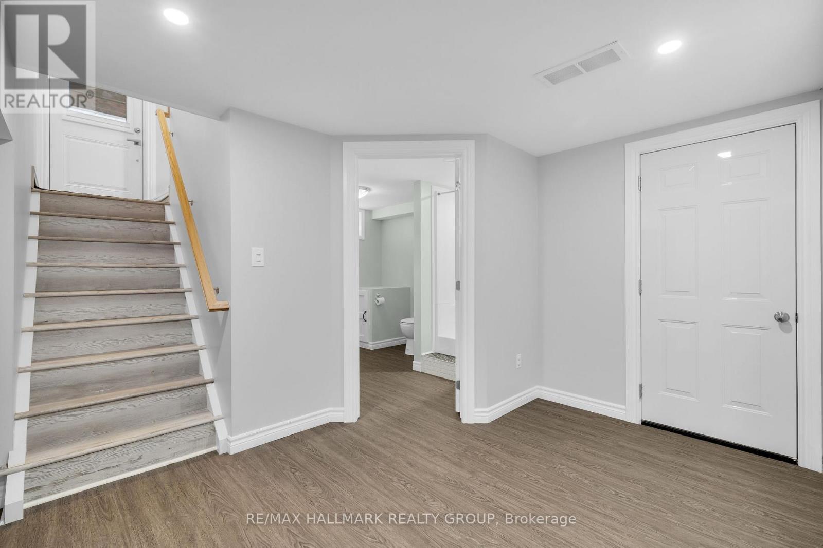 Photo 29 of 66 Broadview Avenue E, Smiths Falls ON
