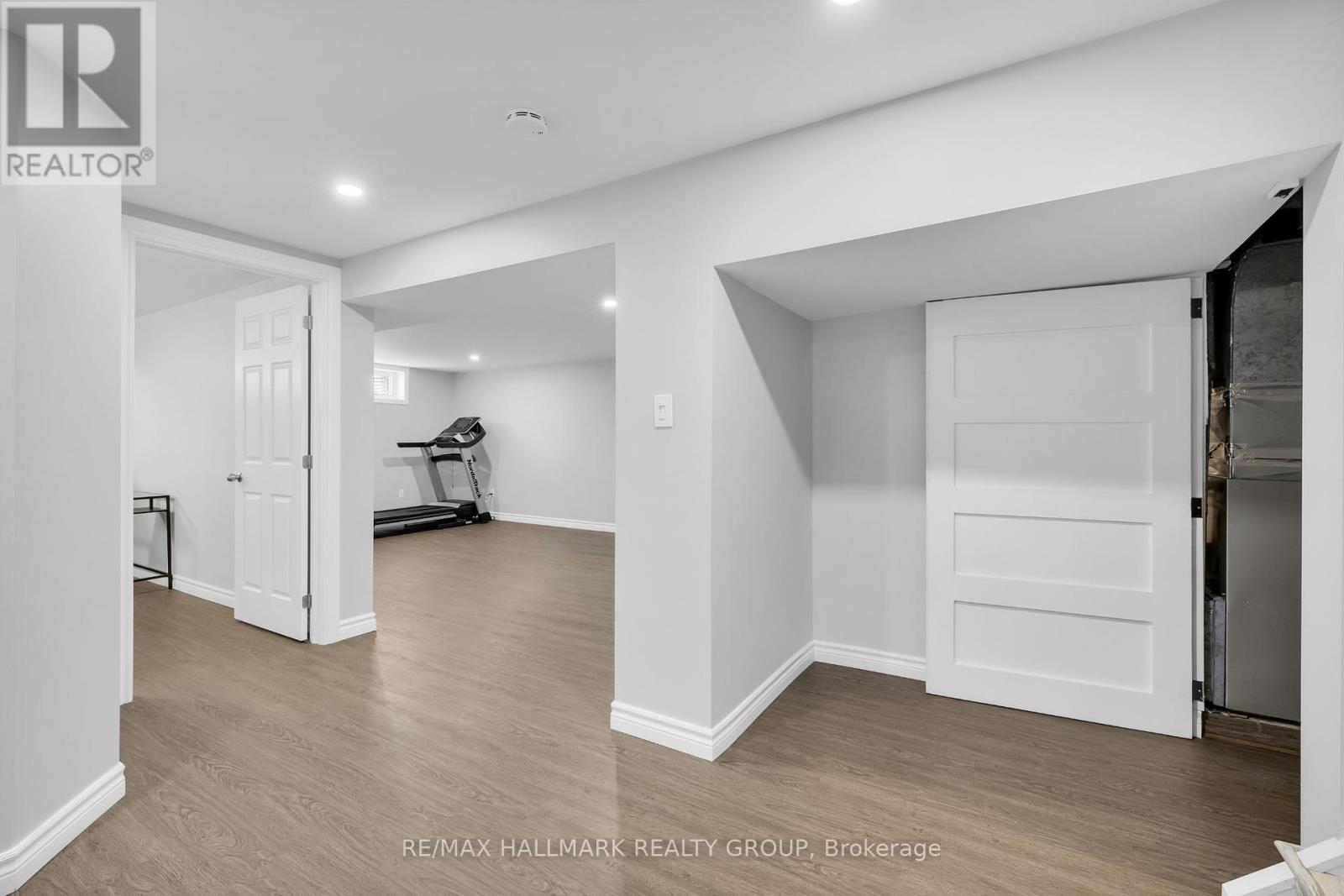 Photo 7 of 66 Broadview Avenue E, Smiths Falls ON