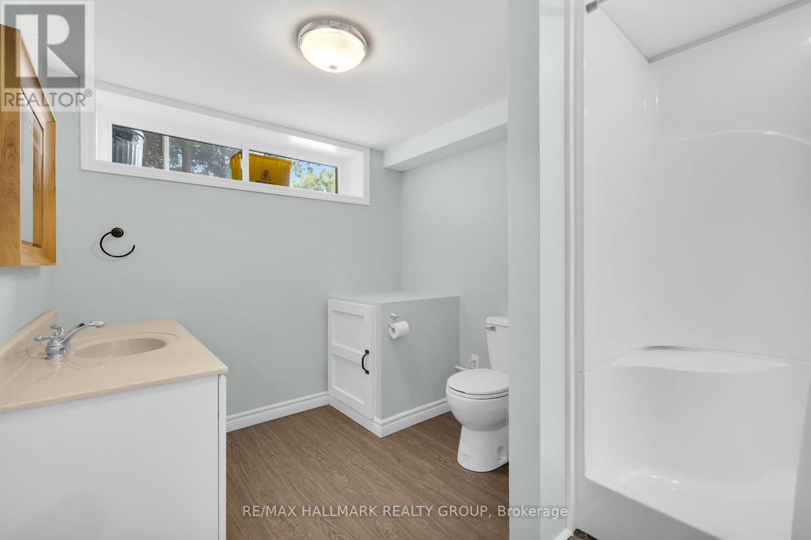 Photo 14 of 66 Broadview Avenue E, Smiths Falls ON