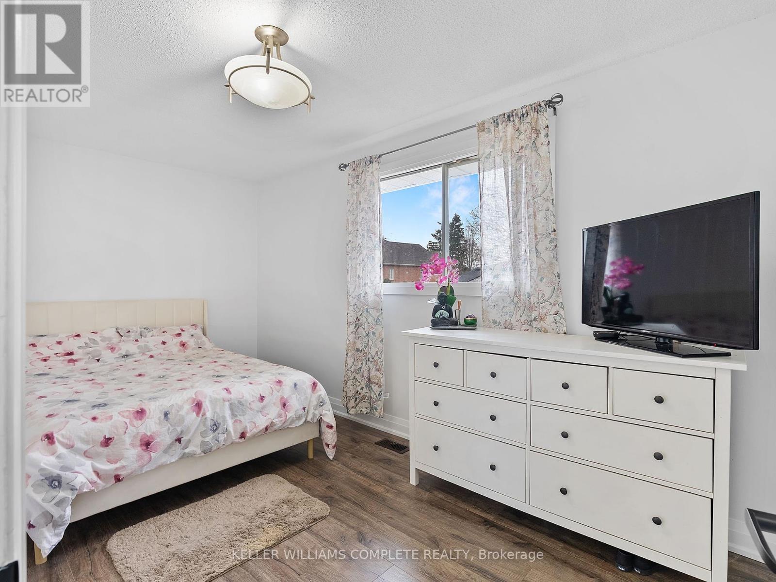 Photo 24 of 102 Dundee Drive, Haldimand ON