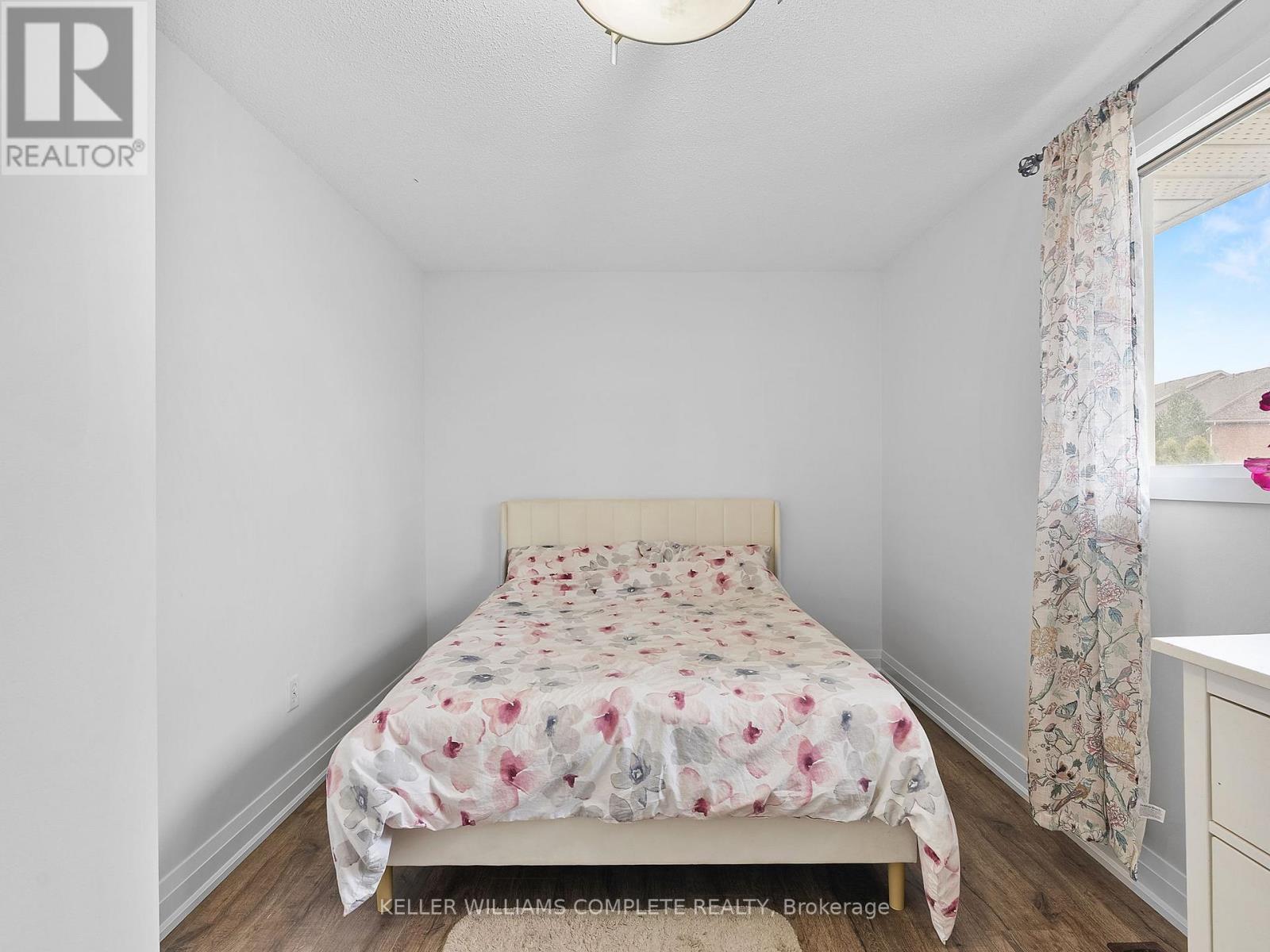 Photo 31 of 102 Dundee Drive, Haldimand ON