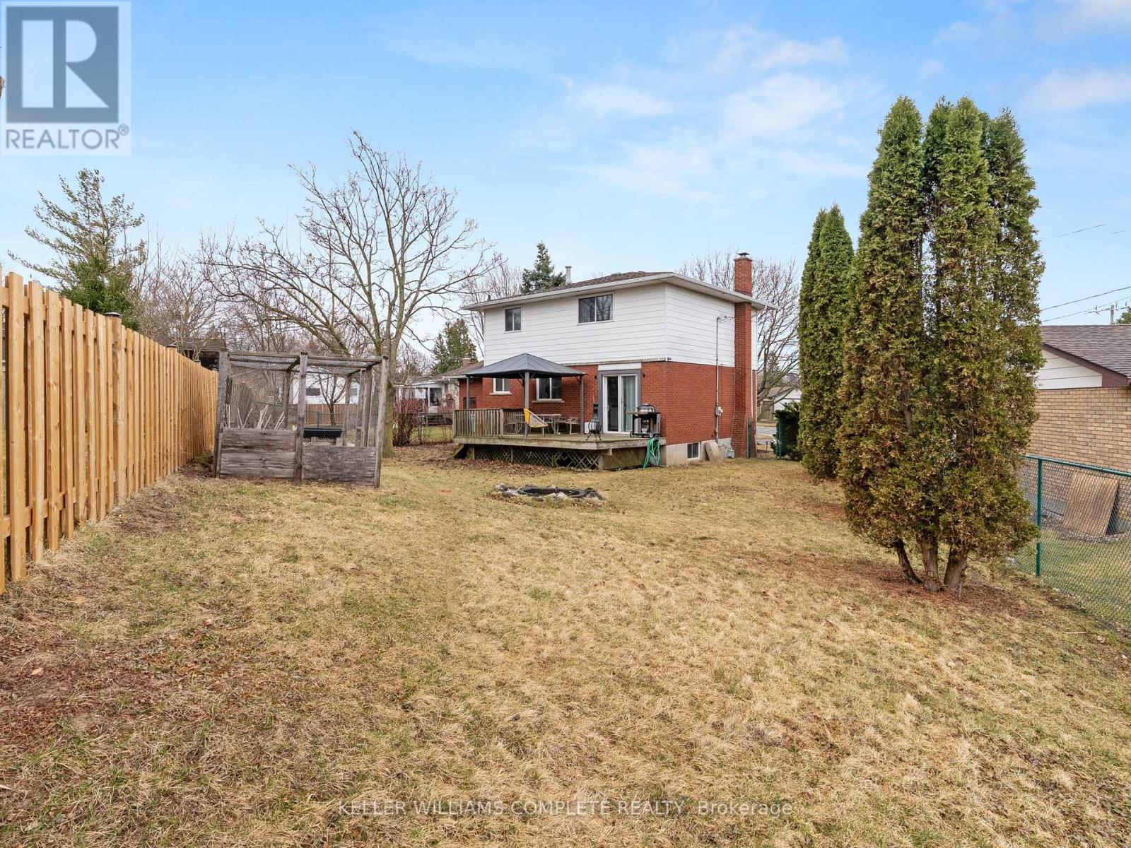 Photo 5 of 102 Dundee Drive, Haldimand ON