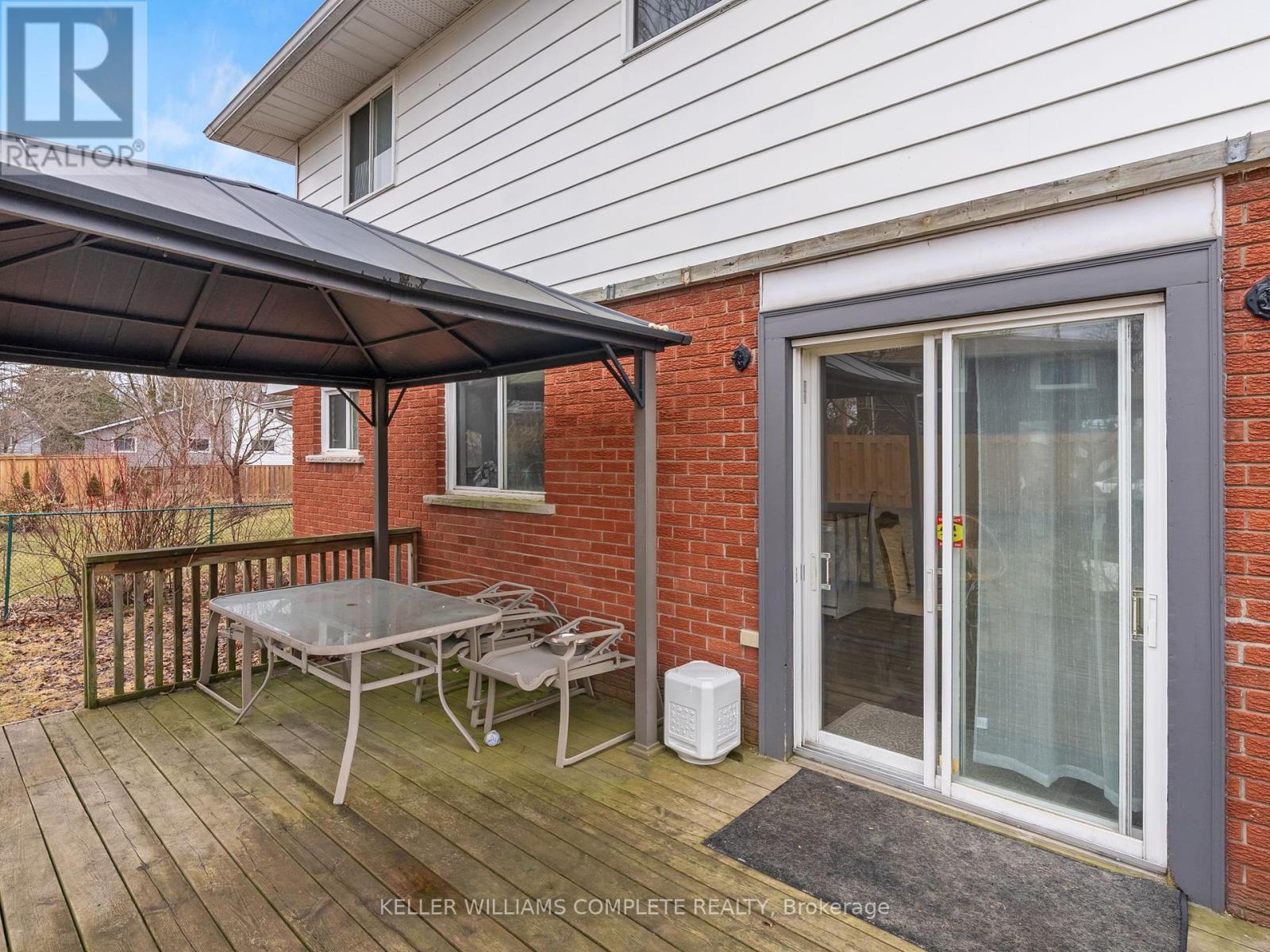 Photo 34 of 102 Dundee Drive, Haldimand ON