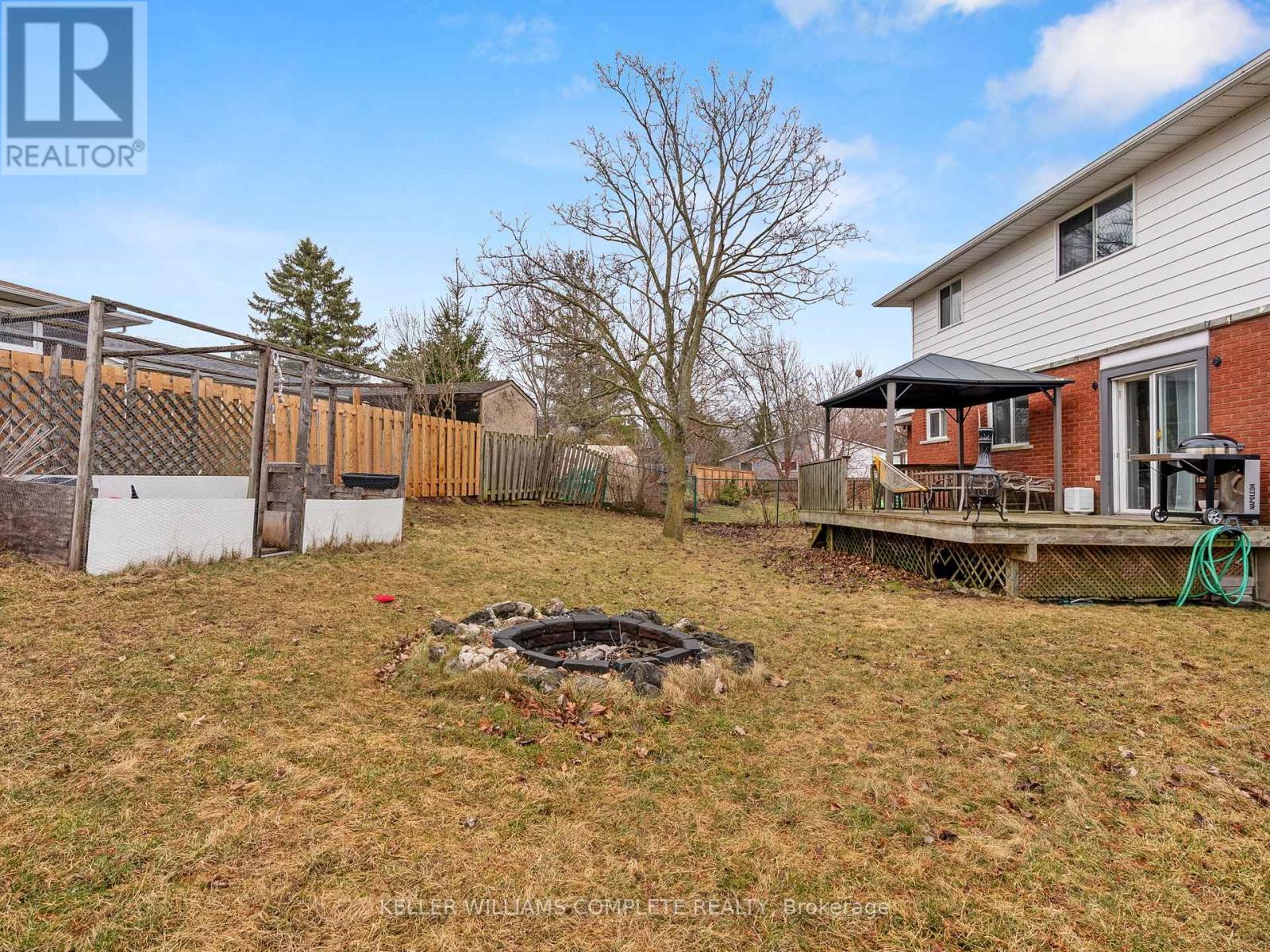 Photo 40 of 102 Dundee Drive, Haldimand ON