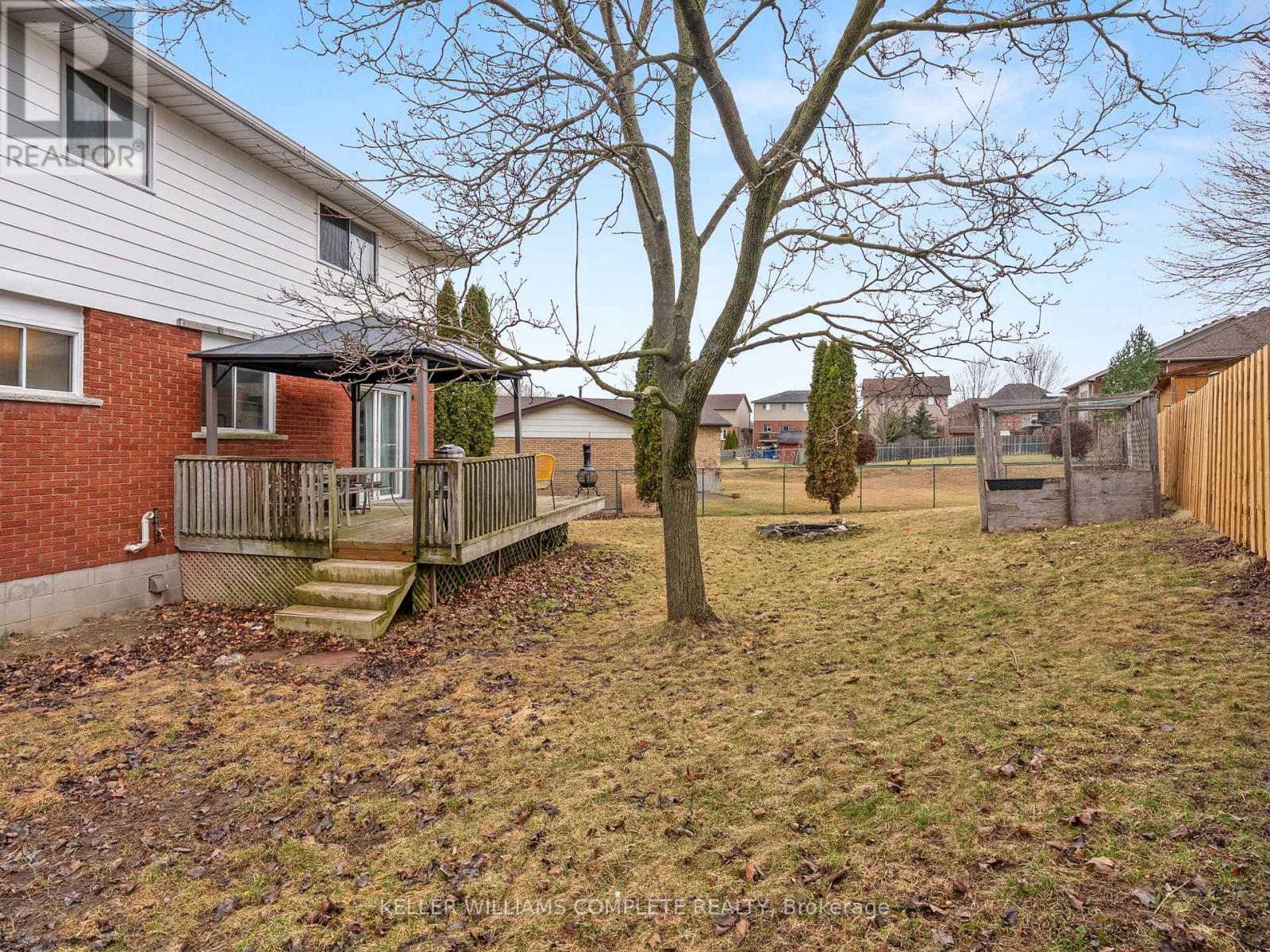 Photo 12 of 102 Dundee Drive, Haldimand ON
