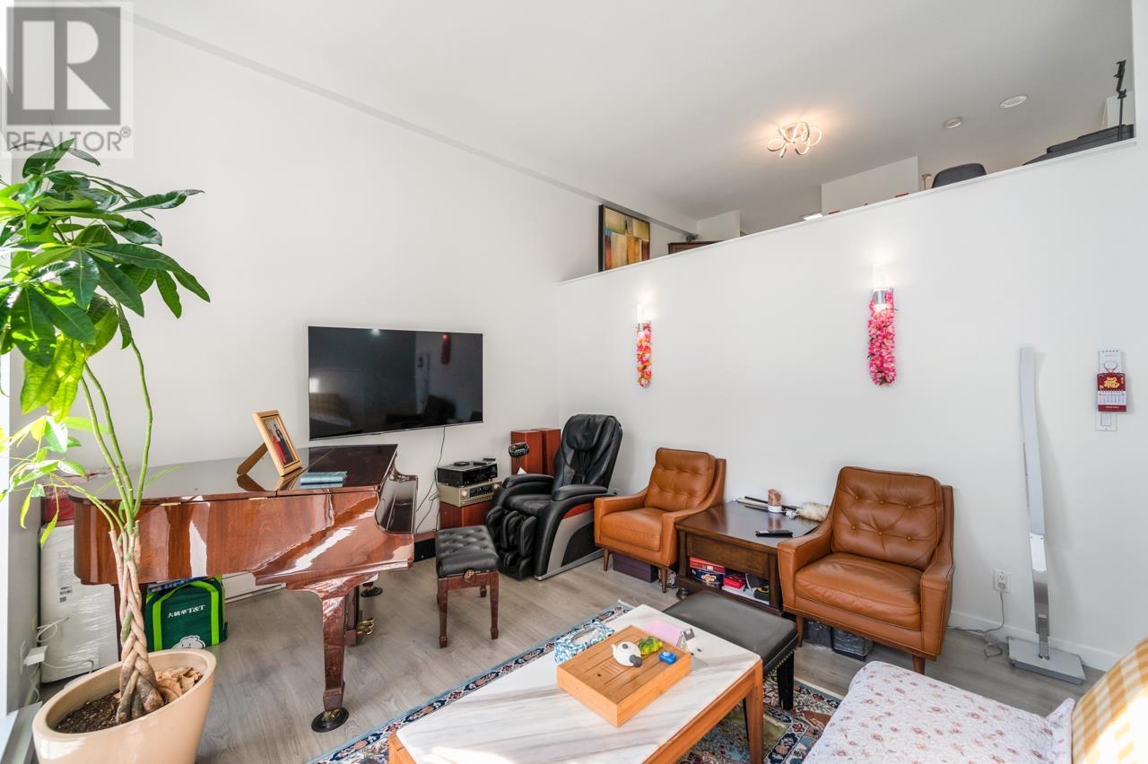 6 7911 ACKROYD ROAD, Richmond