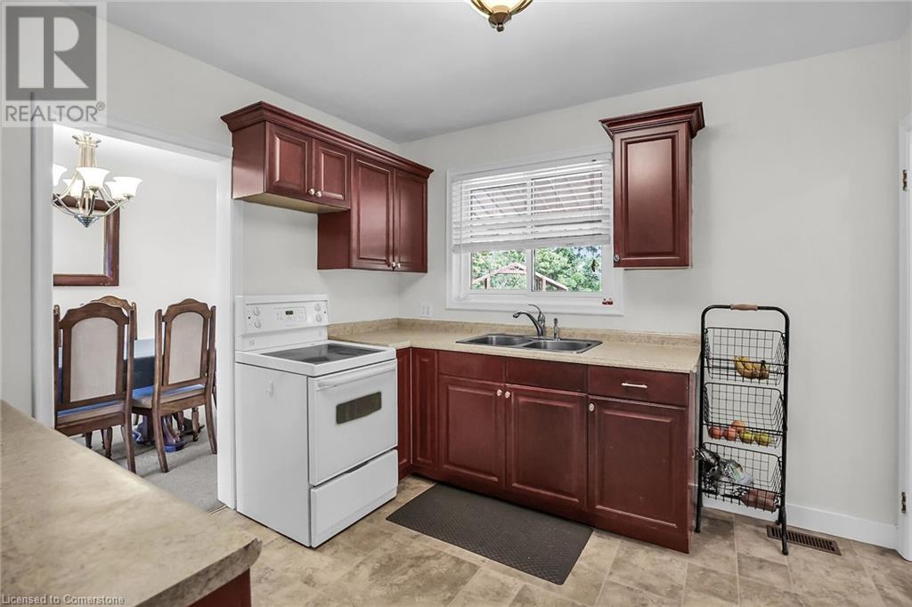 Photo 10 of 73222 27 Regional Road, Wellandport ON