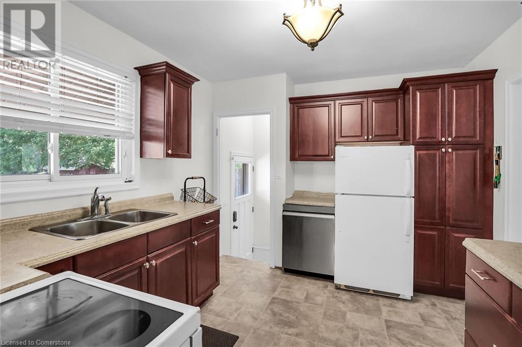 Photo 11 of 73222 27 Regional Road, Wellandport ON