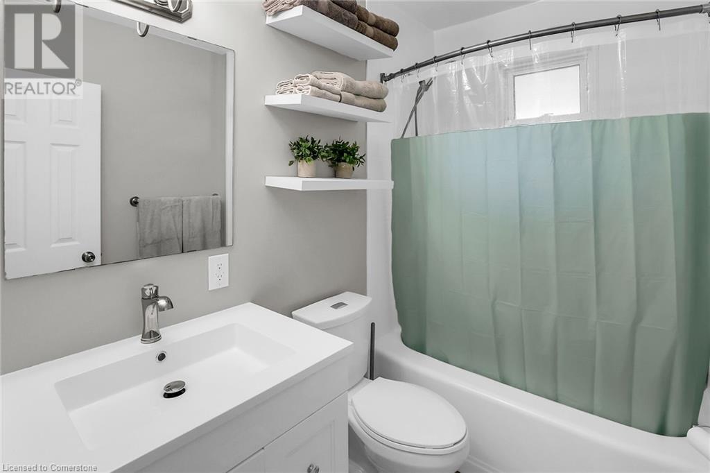 Photo 18 of 73222 27 Regional Road, Wellandport ON