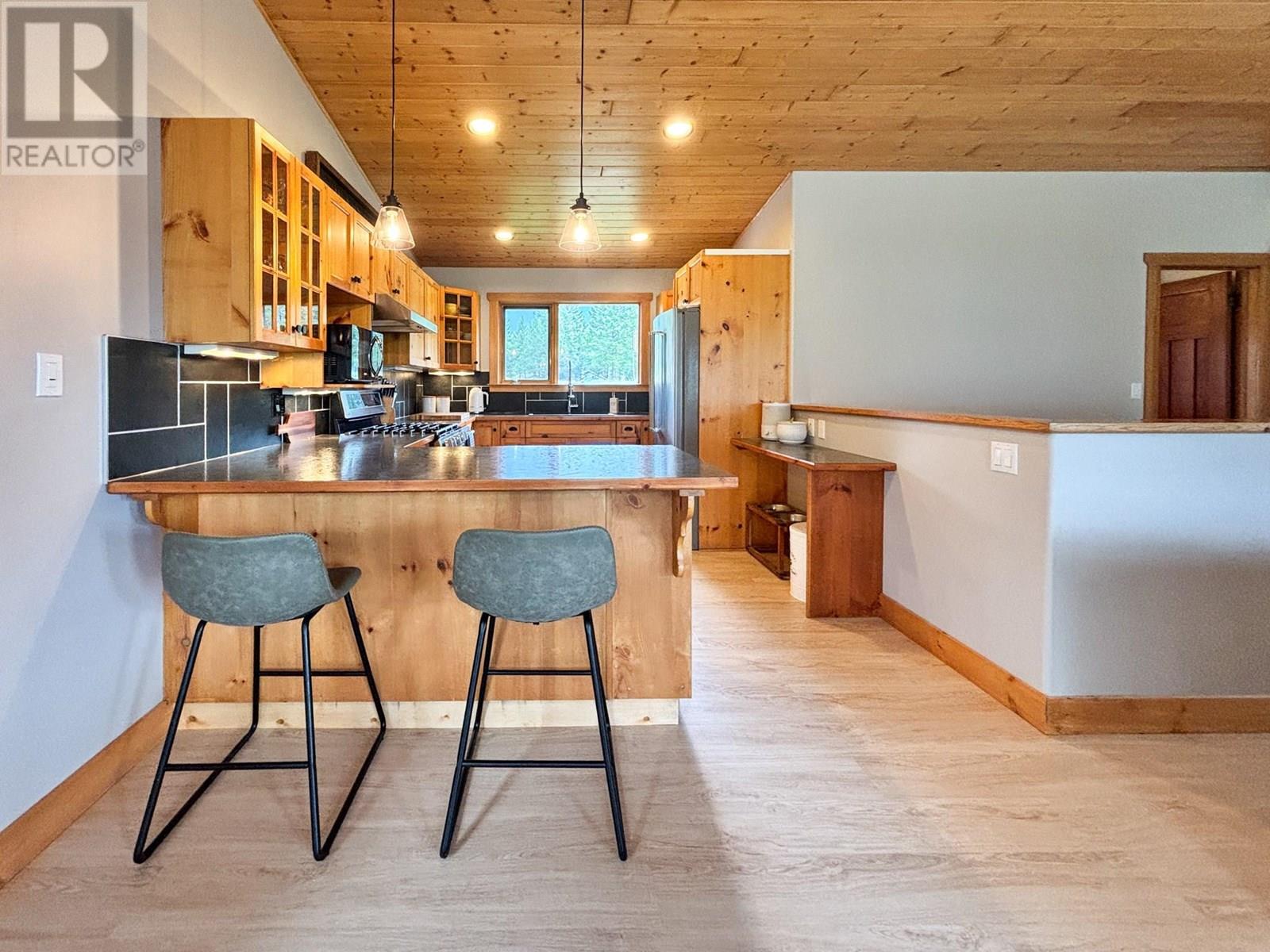 4761 CRESCENTWOOD Drive, Edgewater