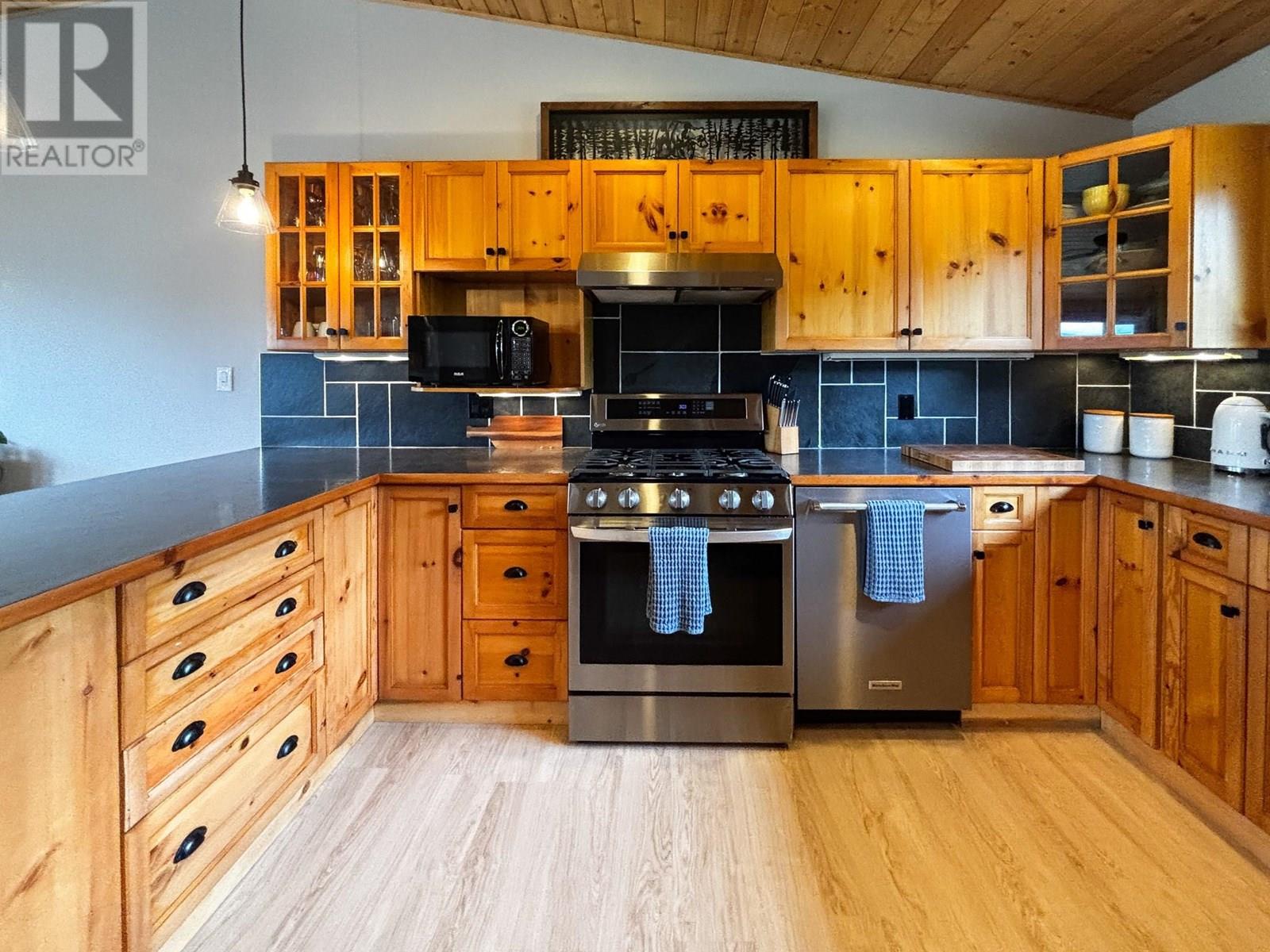 4761 CRESCENTWOOD Drive, Edgewater