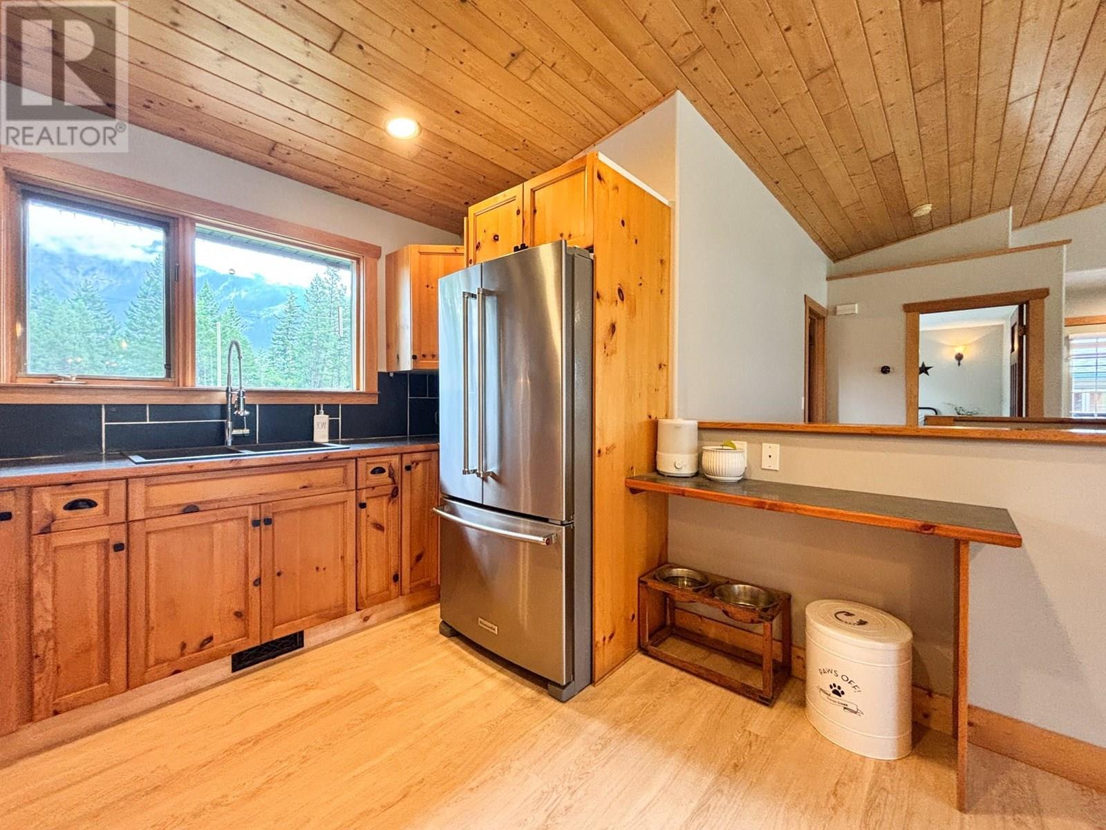 4761 CRESCENTWOOD Drive, Edgewater