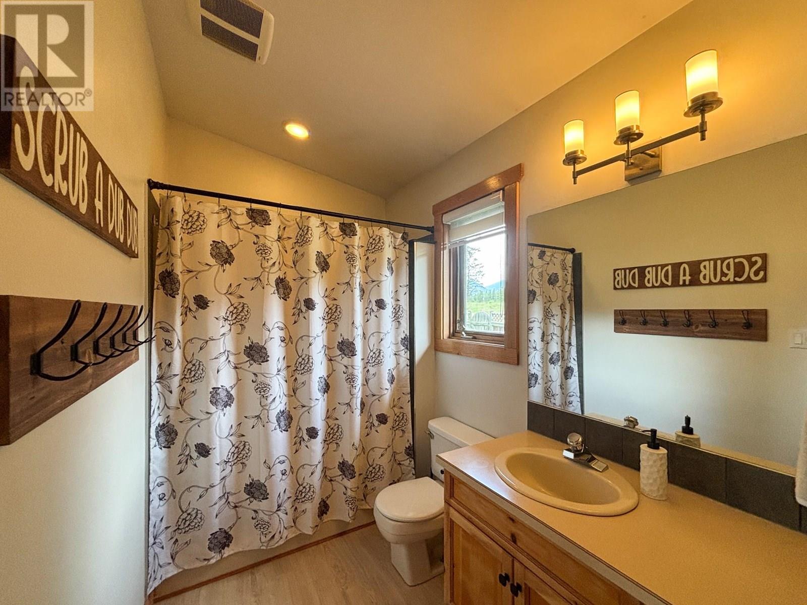 4761 CRESCENTWOOD Drive, Edgewater