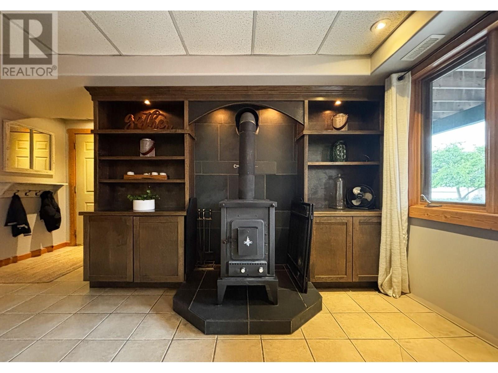 4761 CRESCENTWOOD Drive, Edgewater