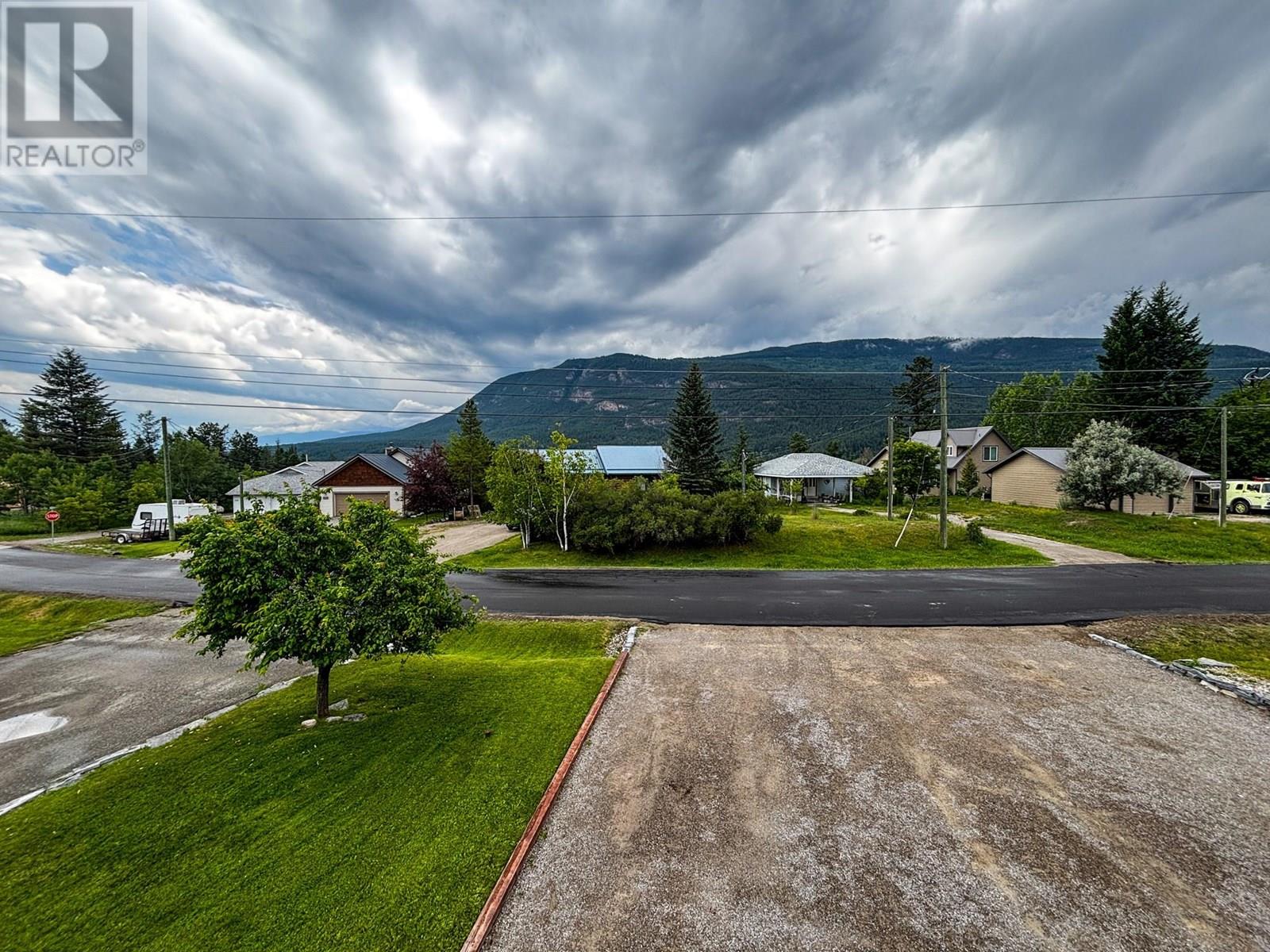 4761 CRESCENTWOOD Drive, Edgewater