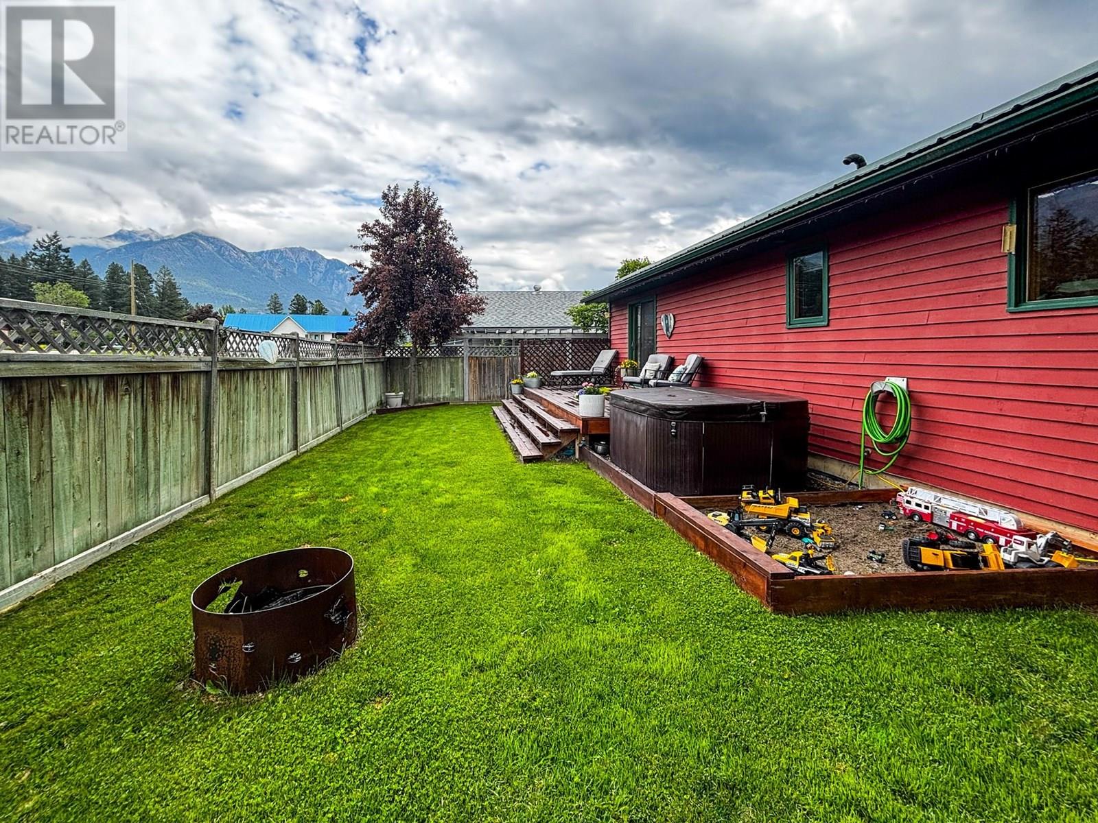 4761 CRESCENTWOOD Drive, Edgewater