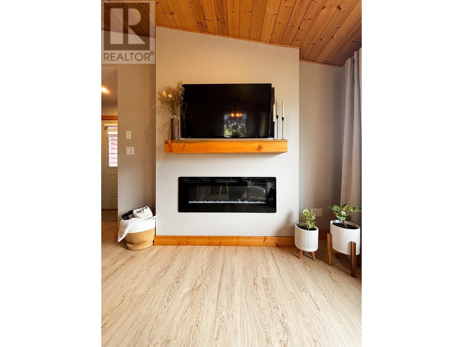 4761 CRESCENTWOOD Drive, Edgewater