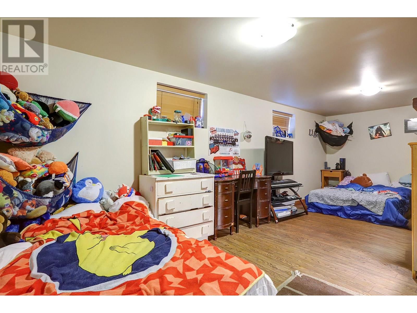 6226 Okanagan Avenue, Vernon