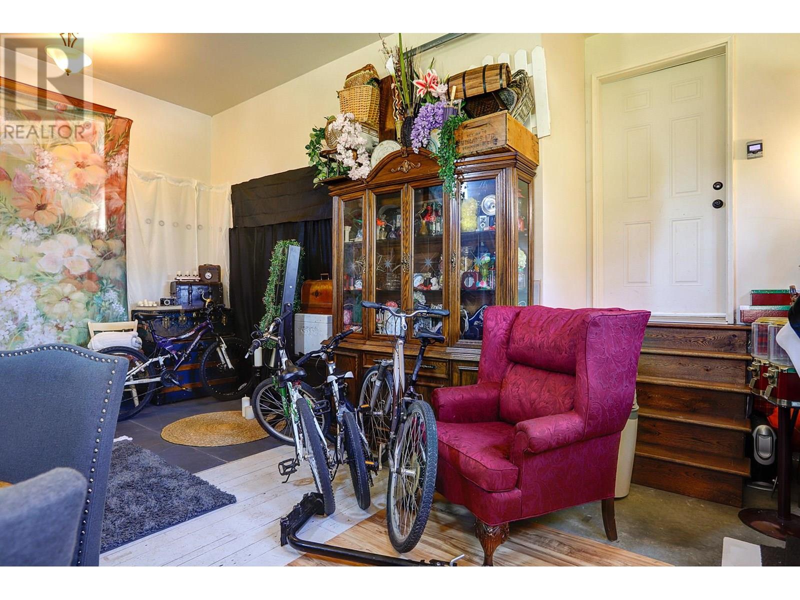 6226 Okanagan Avenue, Vernon