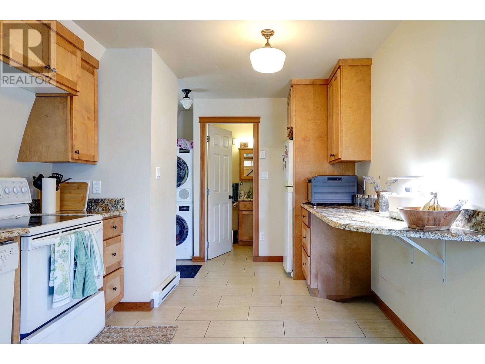 6226 Okanagan Avenue, Vernon