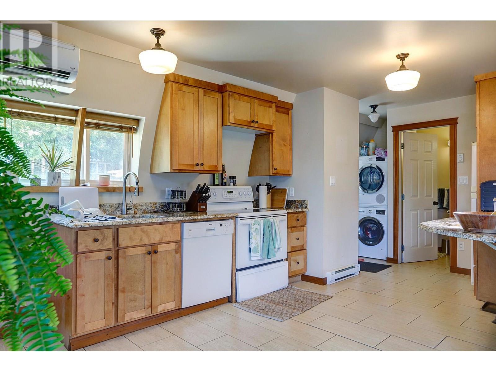 6226 Okanagan Avenue, Vernon