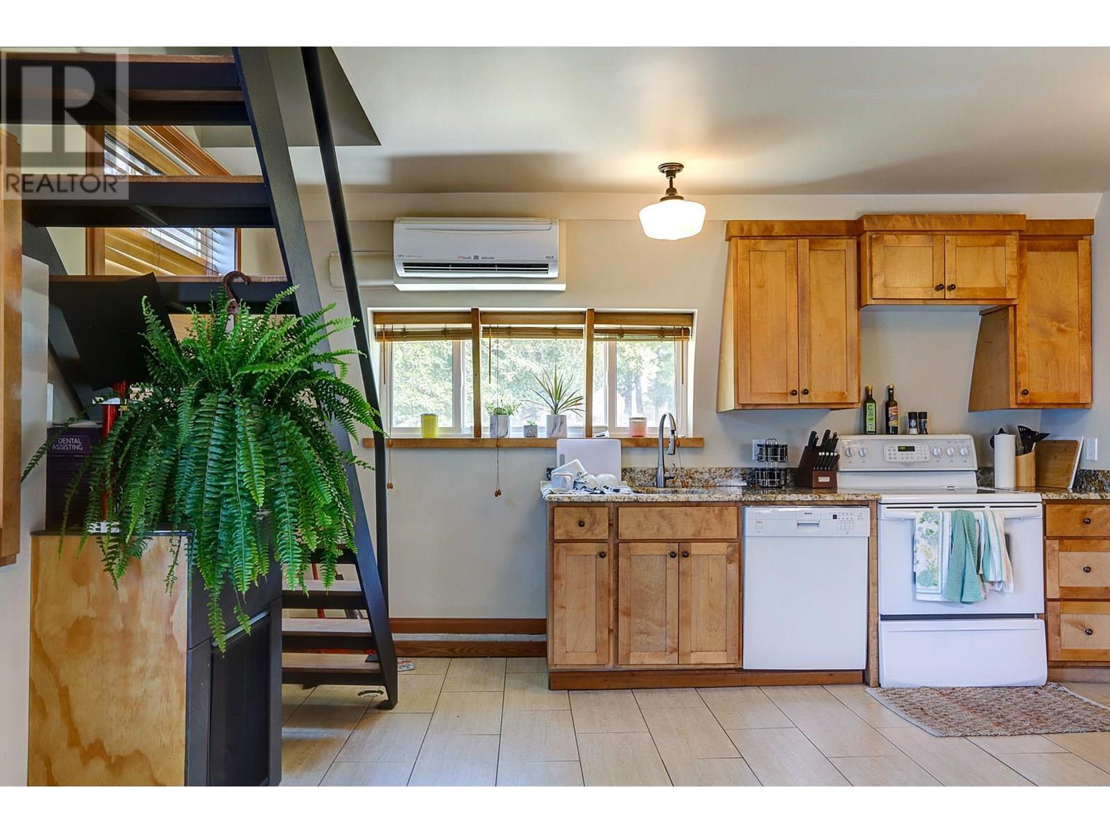 6226 Okanagan Avenue, Vernon