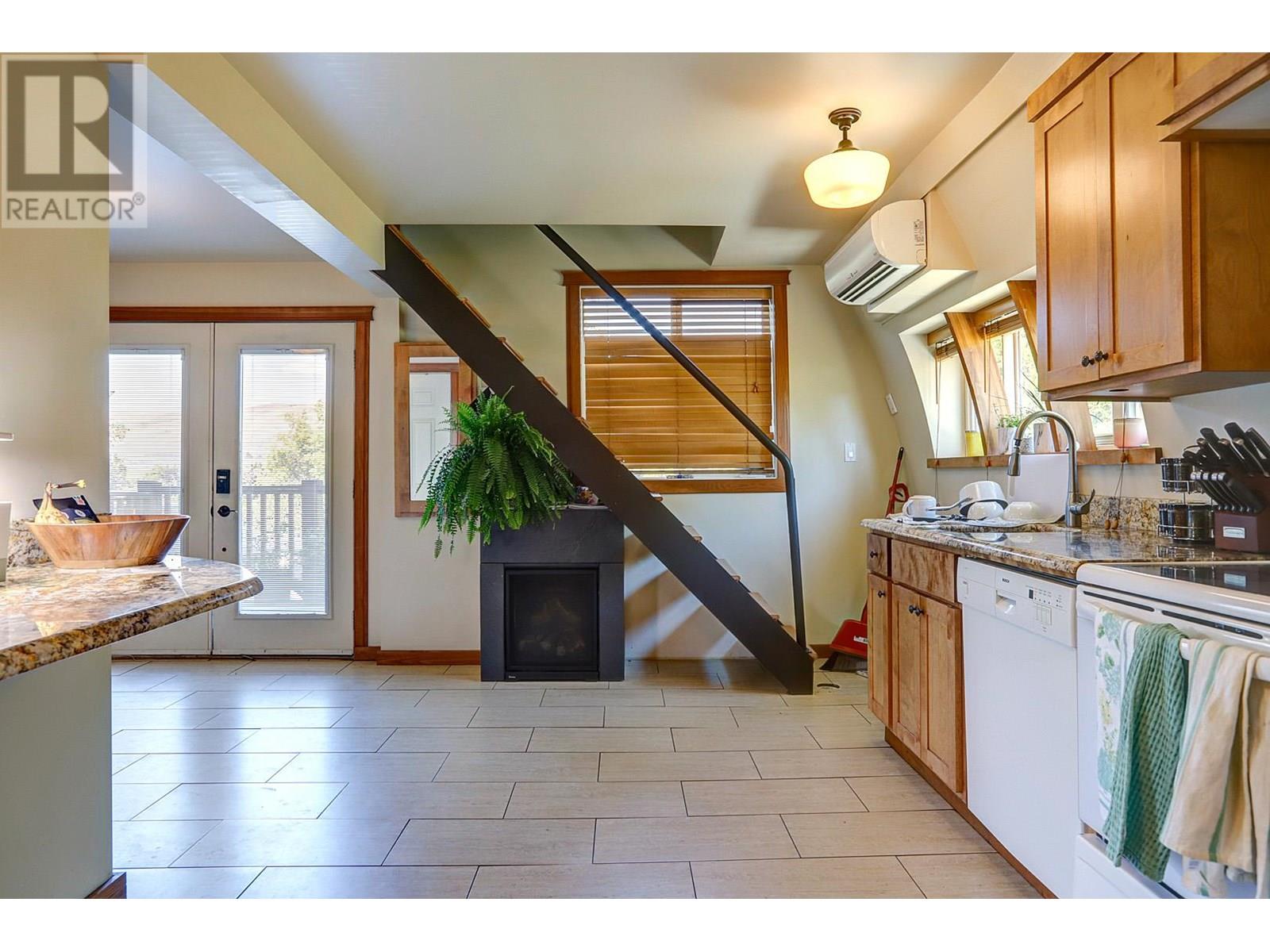 6226 Okanagan Avenue, Vernon