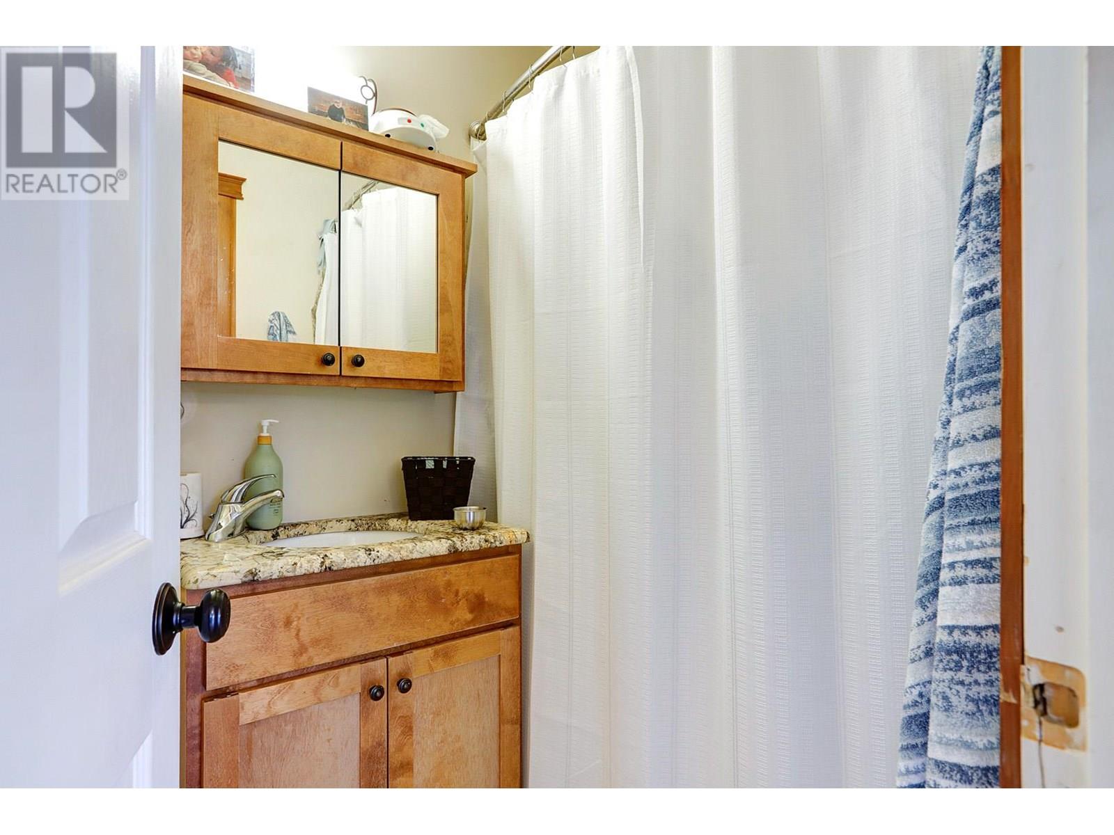 6226 Okanagan Avenue, Vernon