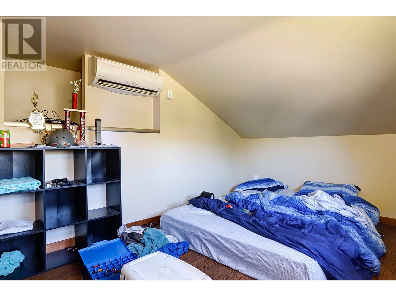 6226 Okanagan Avenue, Vernon