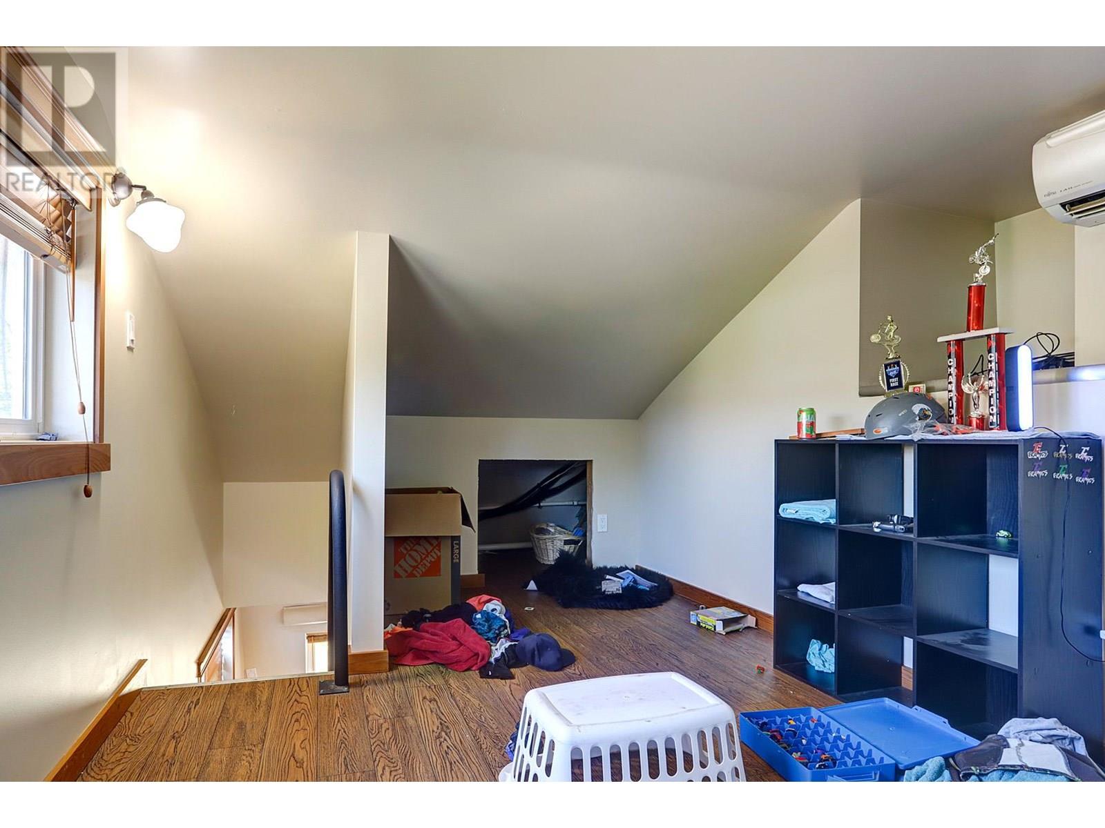6226 Okanagan Avenue, Vernon